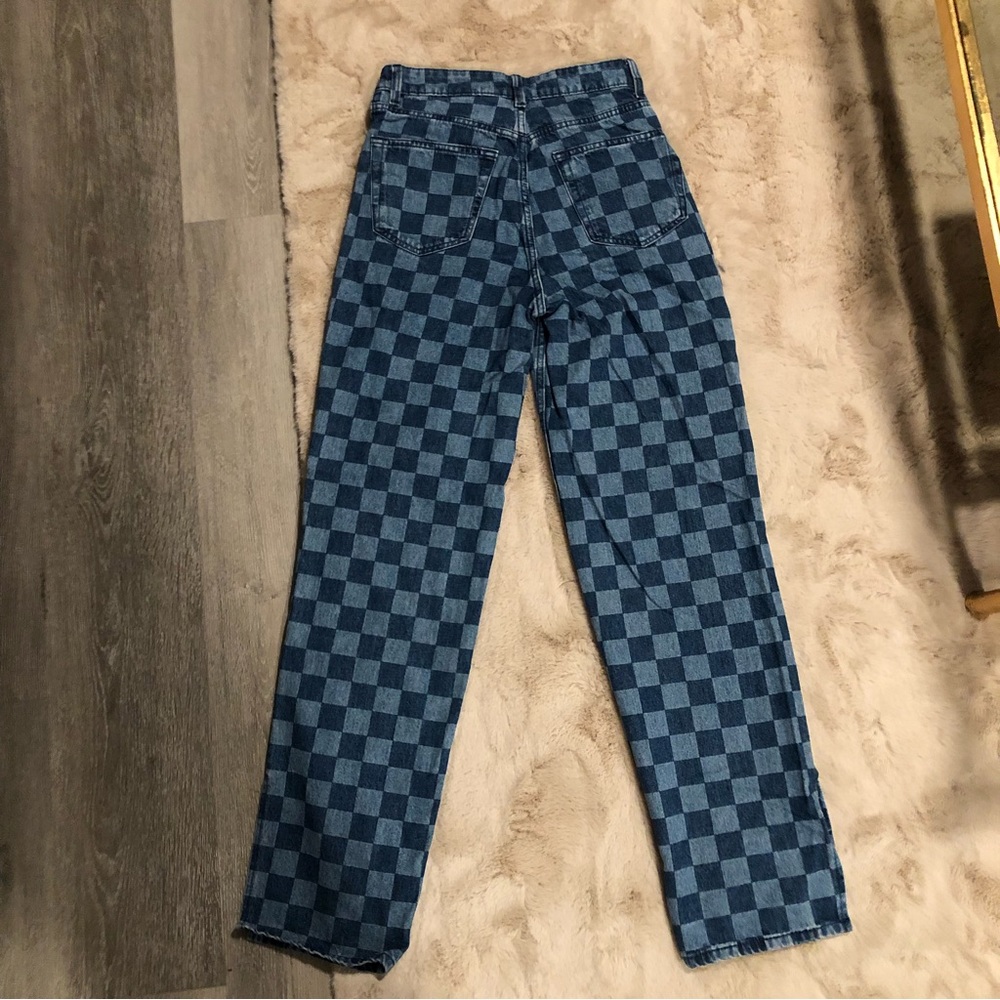 High-waisted Retro Inspired Checkered Jeans - Picture 5 of 6
